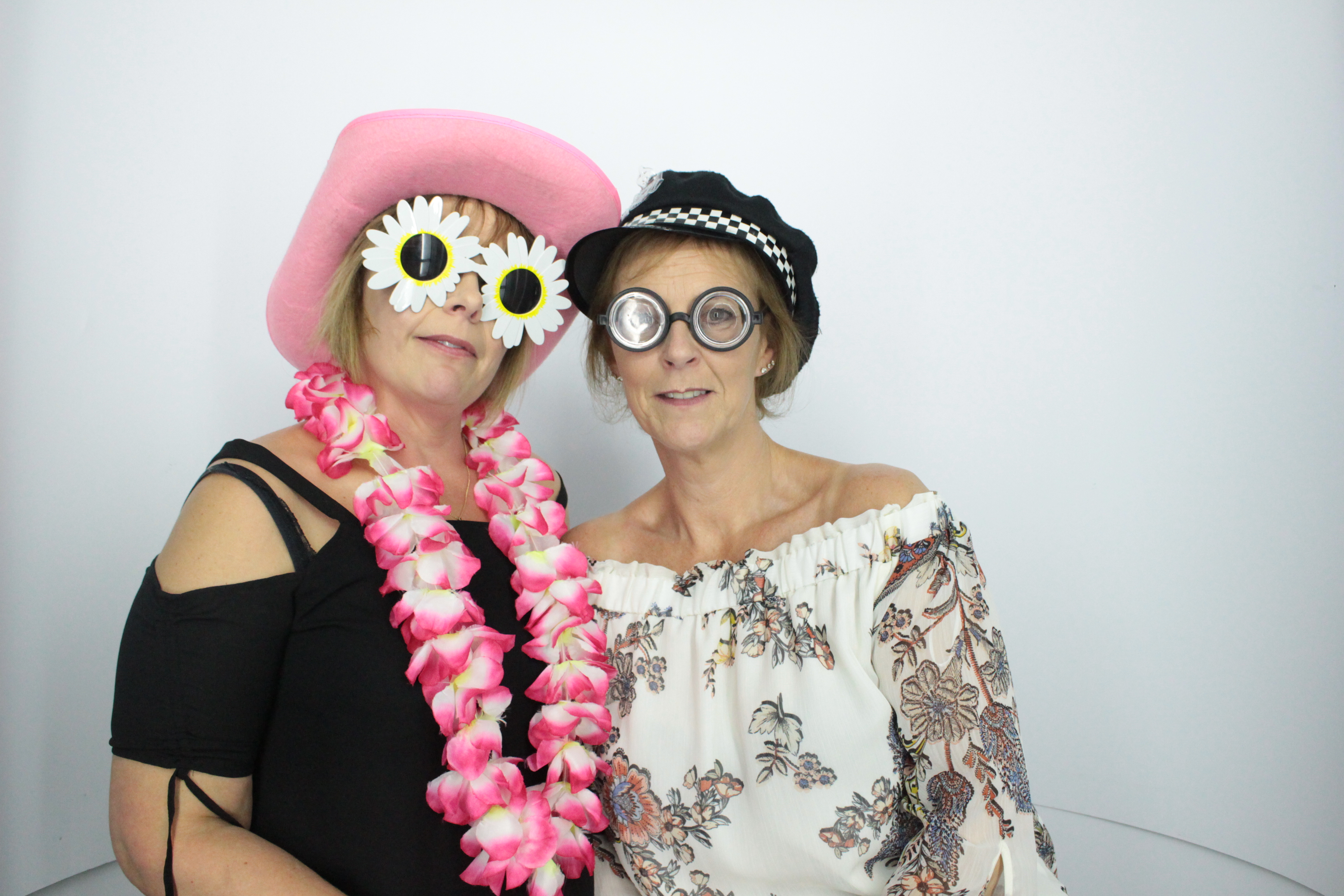 Martin & Colleen’s Joint 50th | View more photos from the event at gallery.myphotoboothexperience.co.uk/u/MyPhotoBoothExperienceLtd/Martin-Colleen’s-Joint-50th